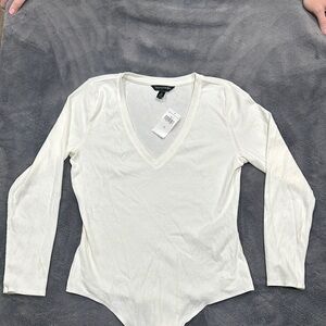 Women's White V-Neck Ribbed Long Sleeve Top